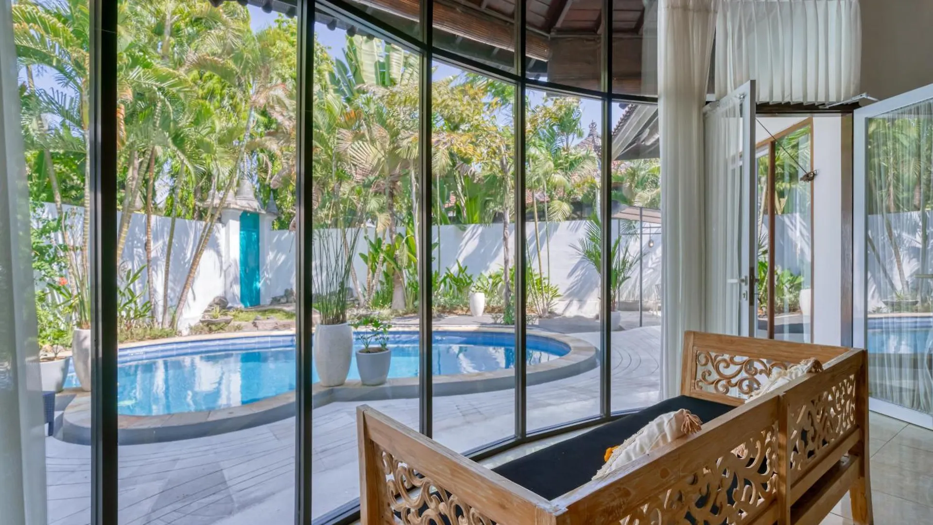 Peaceful 2Bd Seminyak Villa With Private Pool And Garden