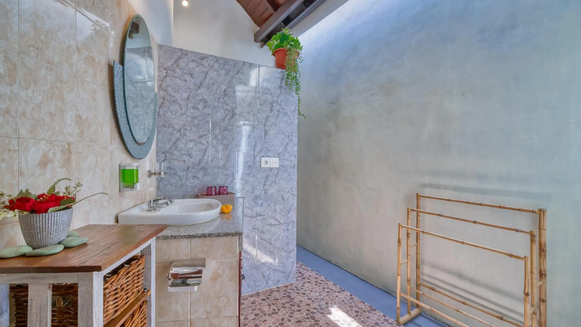 Peaceful 2Bd Seminyak Villa With Private Pool And Garden